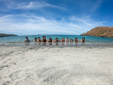 Group pic at Talisayen Cove